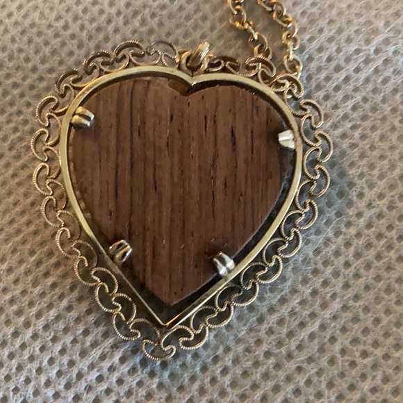 💕 Two toned Rose on a Wood Heart - Picture 2 of 4